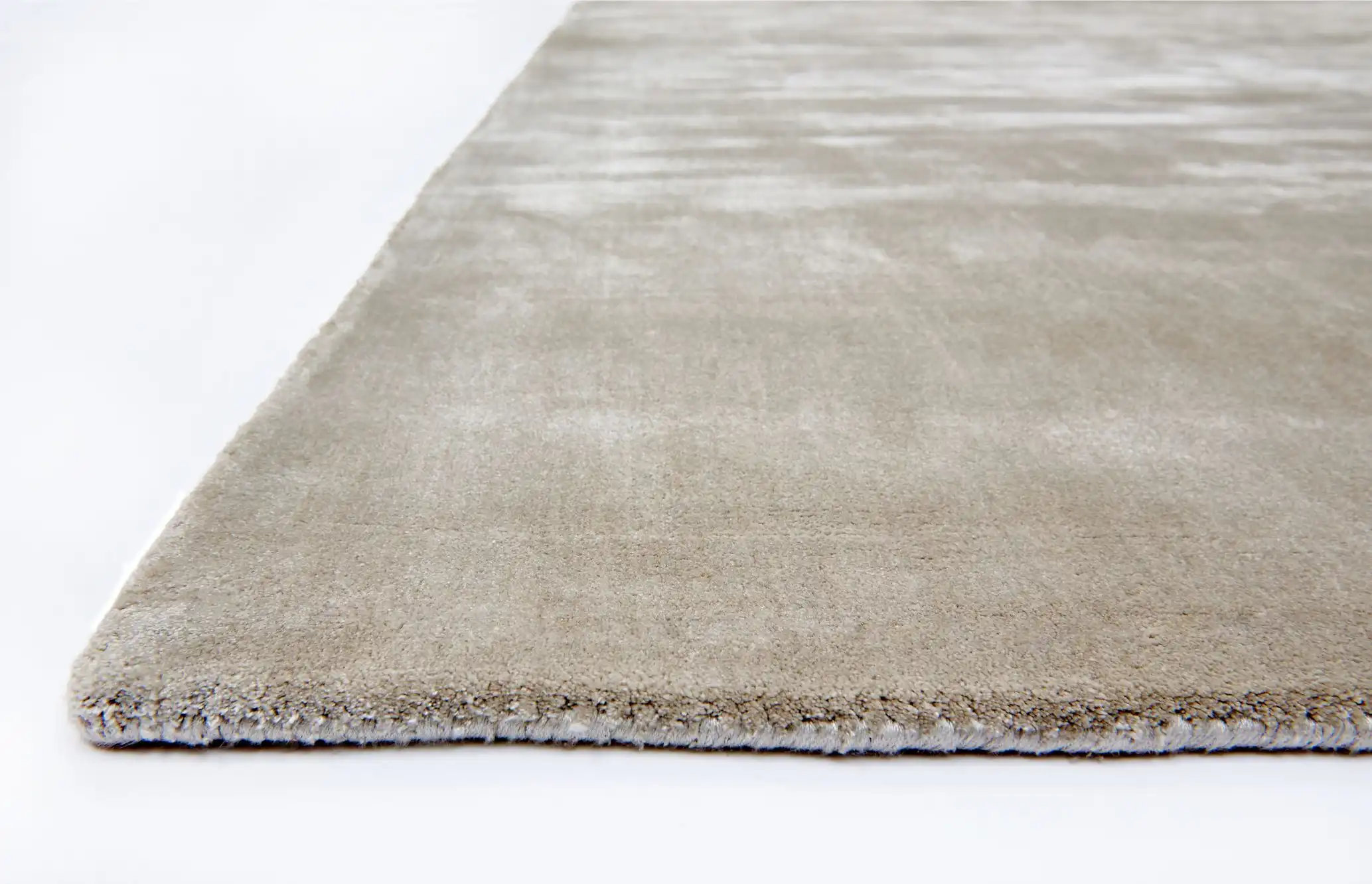 Chrome Pearl Rug - Image 3