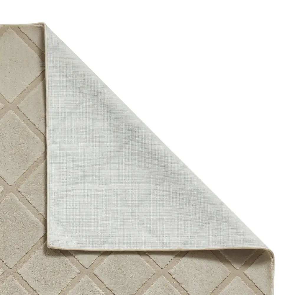 Catherine Lansfield Cosy Diamond Natural - Washable - Image 4