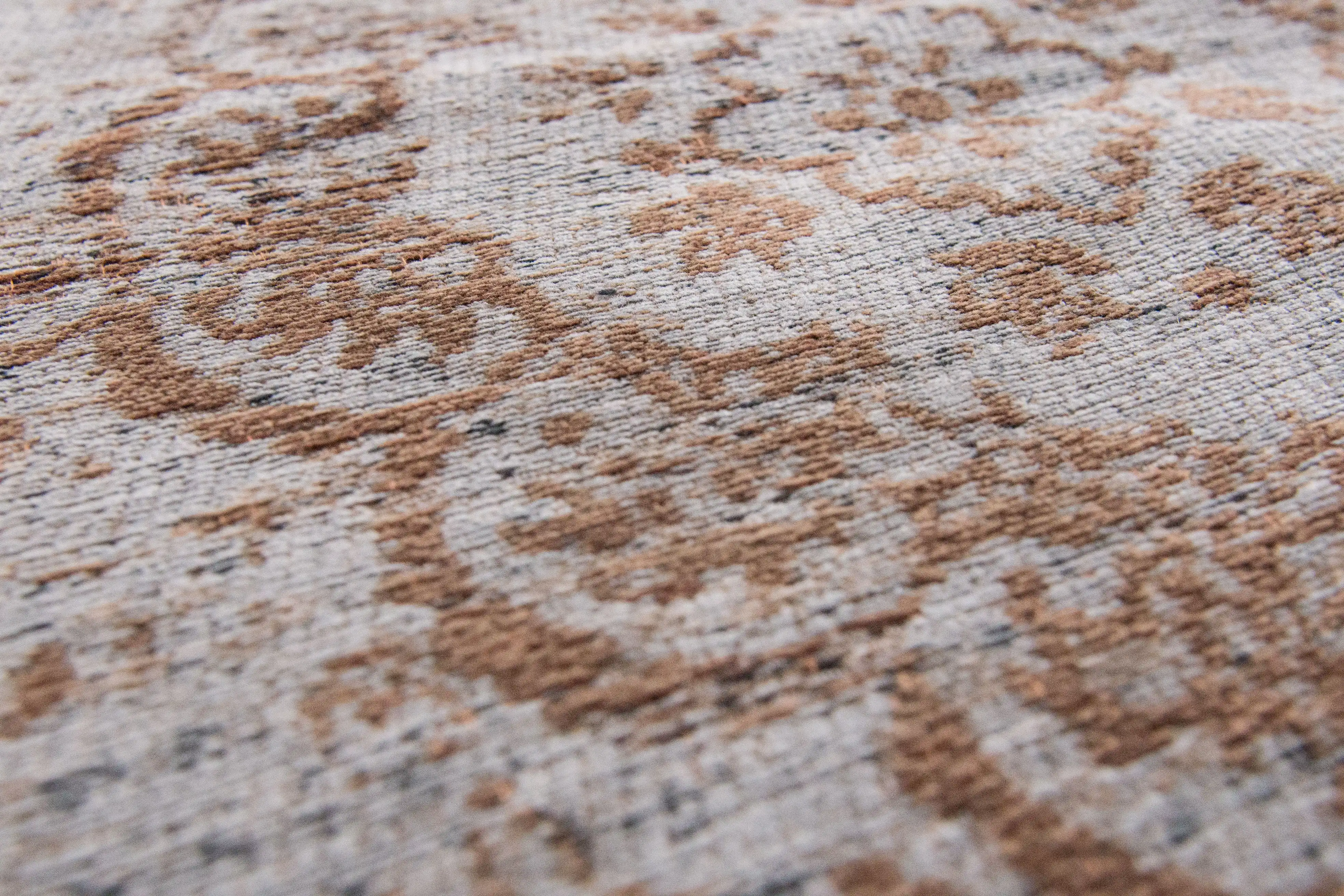 Fading World 8257 Grey Ebony Washable Rug - Image 3