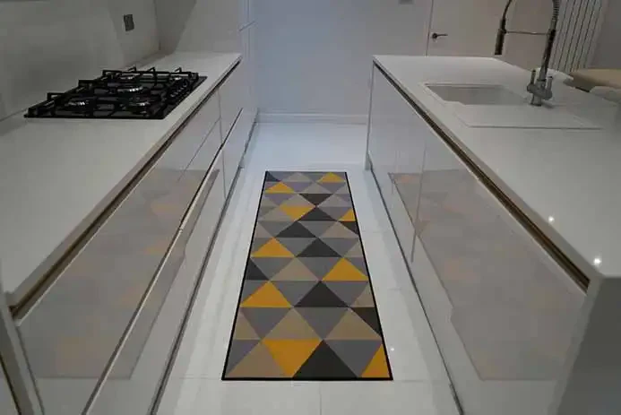 Washable Gel-Back Havana Triangle Dark Gold Rug - Image 4