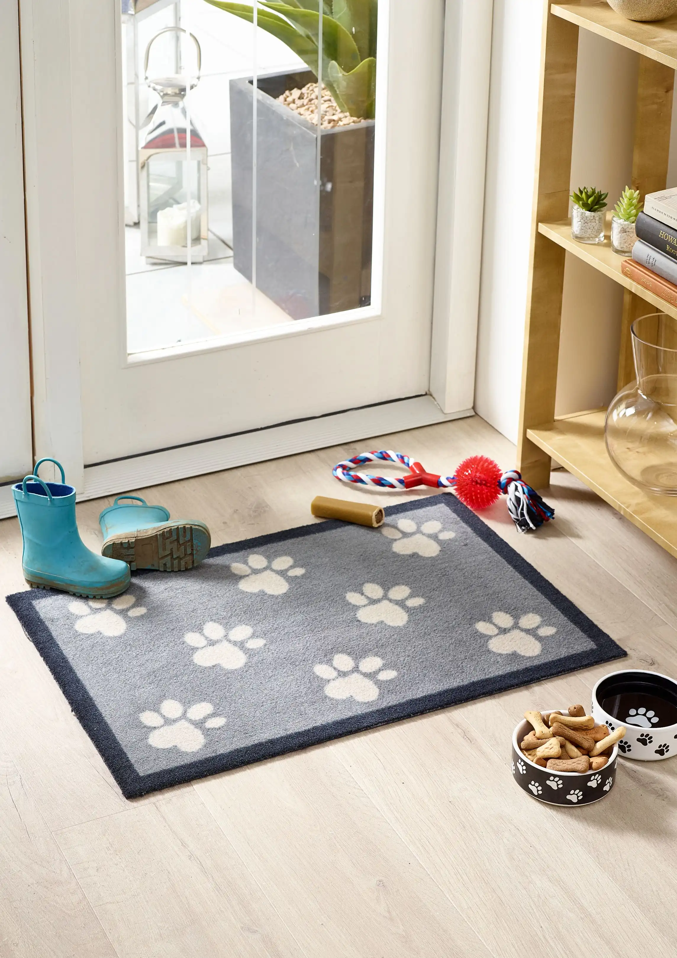 Howler & Scratch Big Paw 1 Rug - Image 3