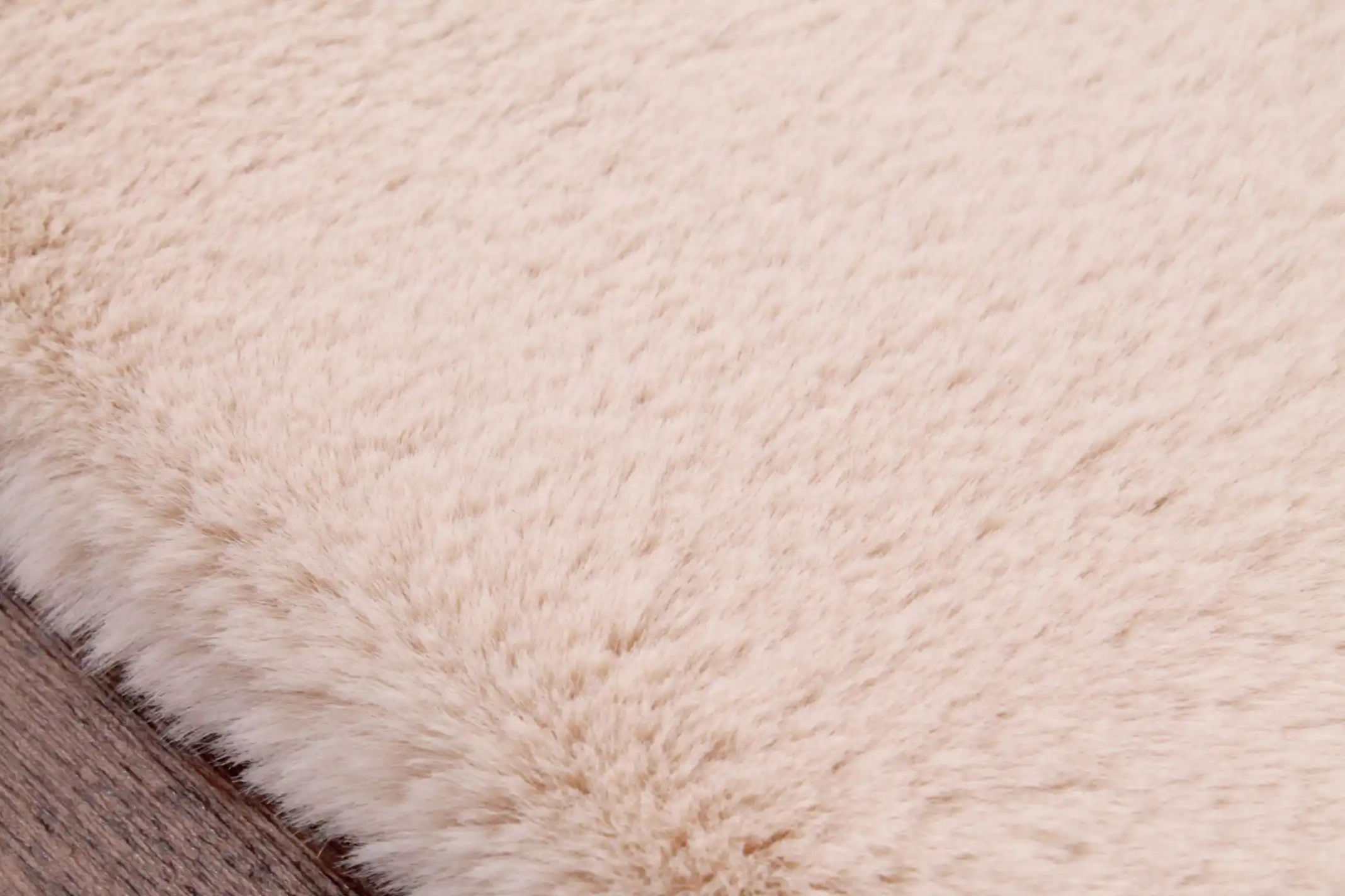 Luxe Faux Fur Natural Rug - Image 3