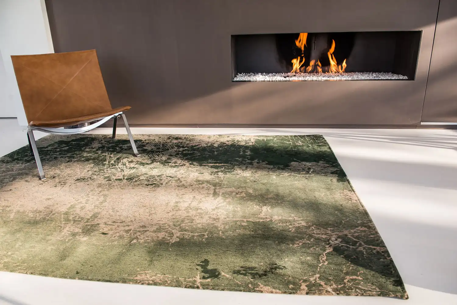 Mad Men Cracks 8723 Dark Pine  Indoor Outdoor Washable Rug