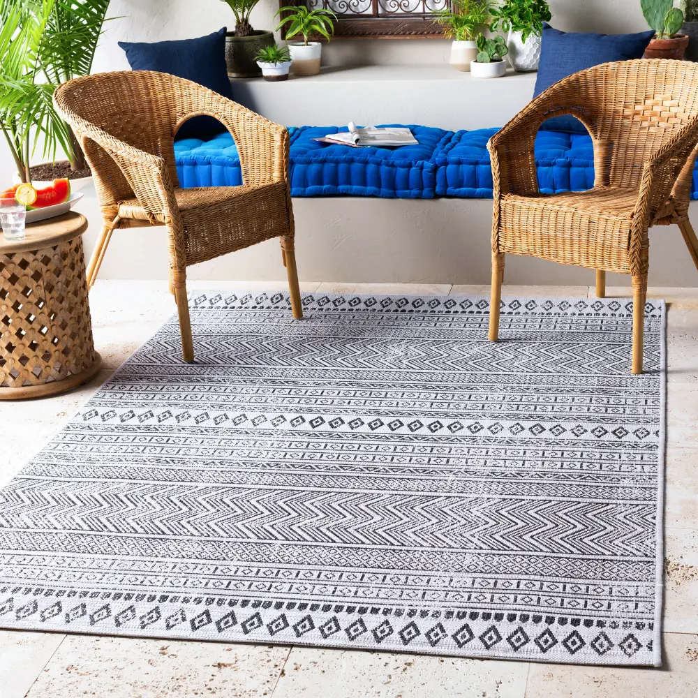 Mimi In- & Outdoor Geometric Black Rug - Image 6