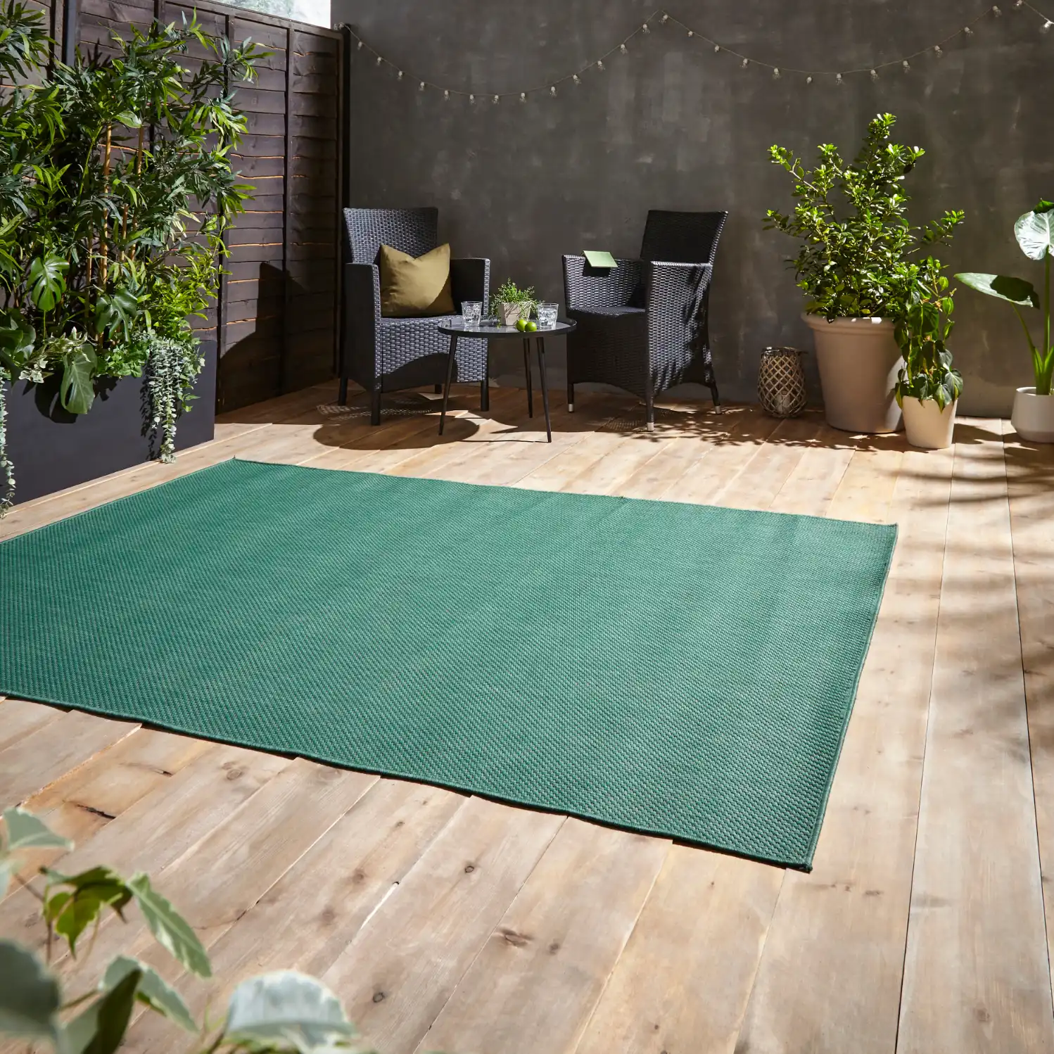 POP! Outdoors Dark Green Rug - Image 3
