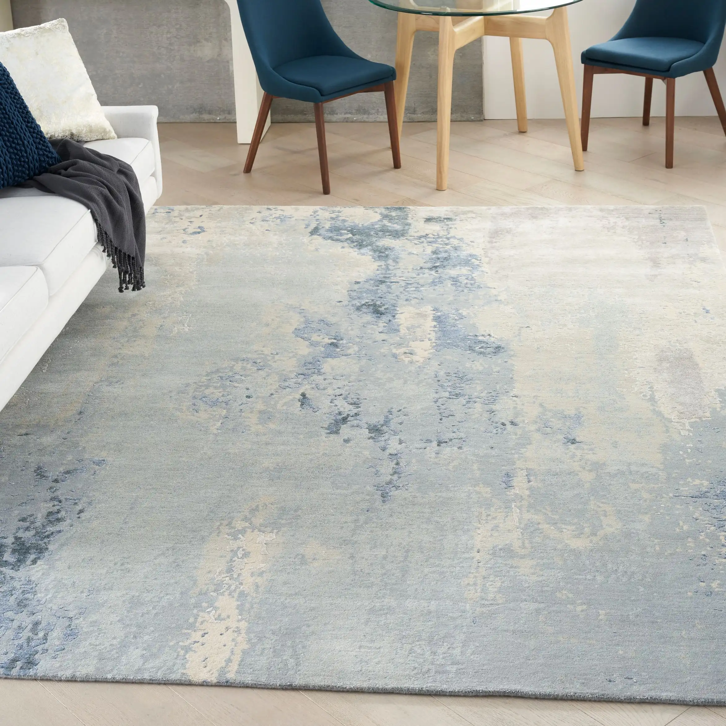 Silk Shadows SHA21 Blue Sky Rug