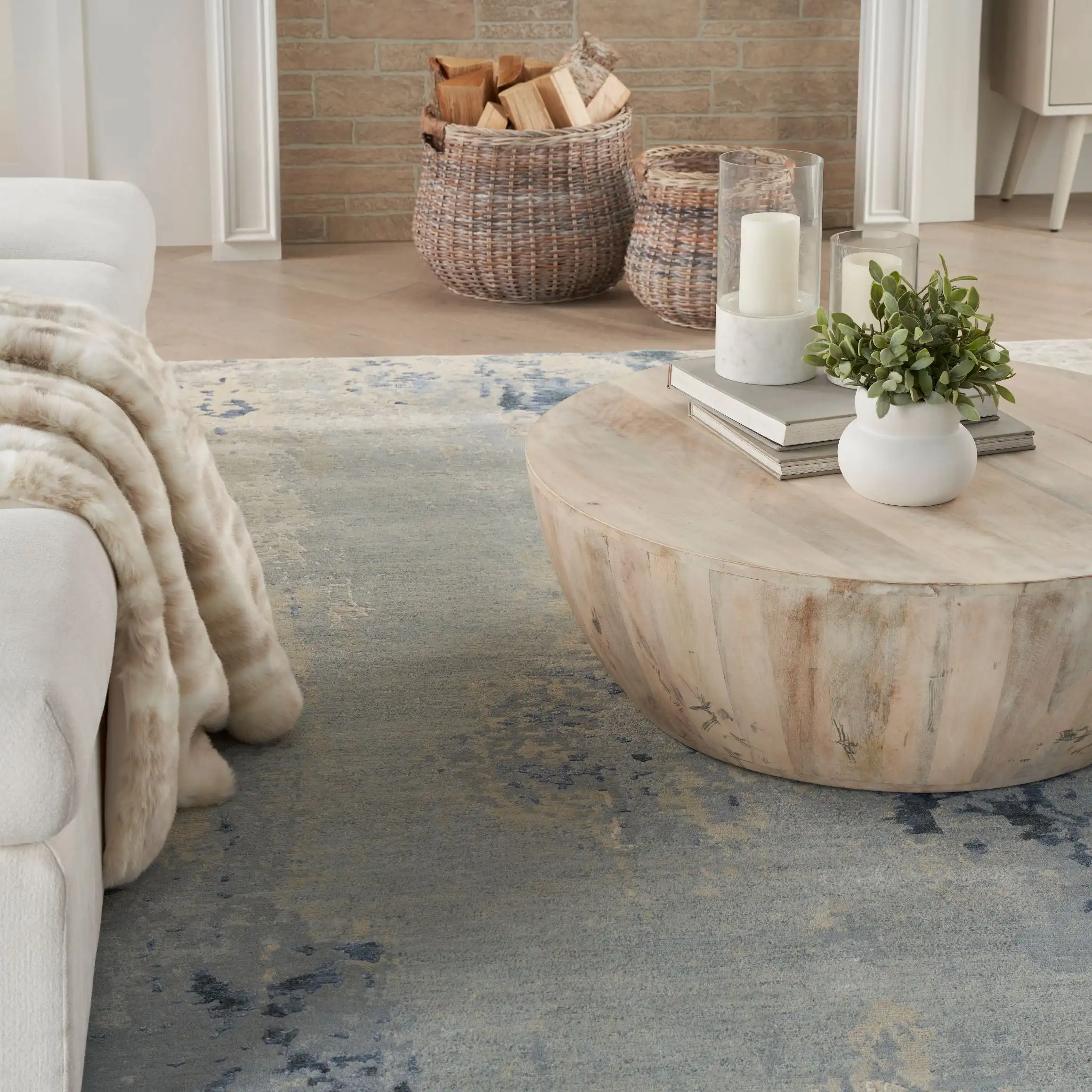 Silk Shadows SHA21 Blue Sky Rug - Image 5