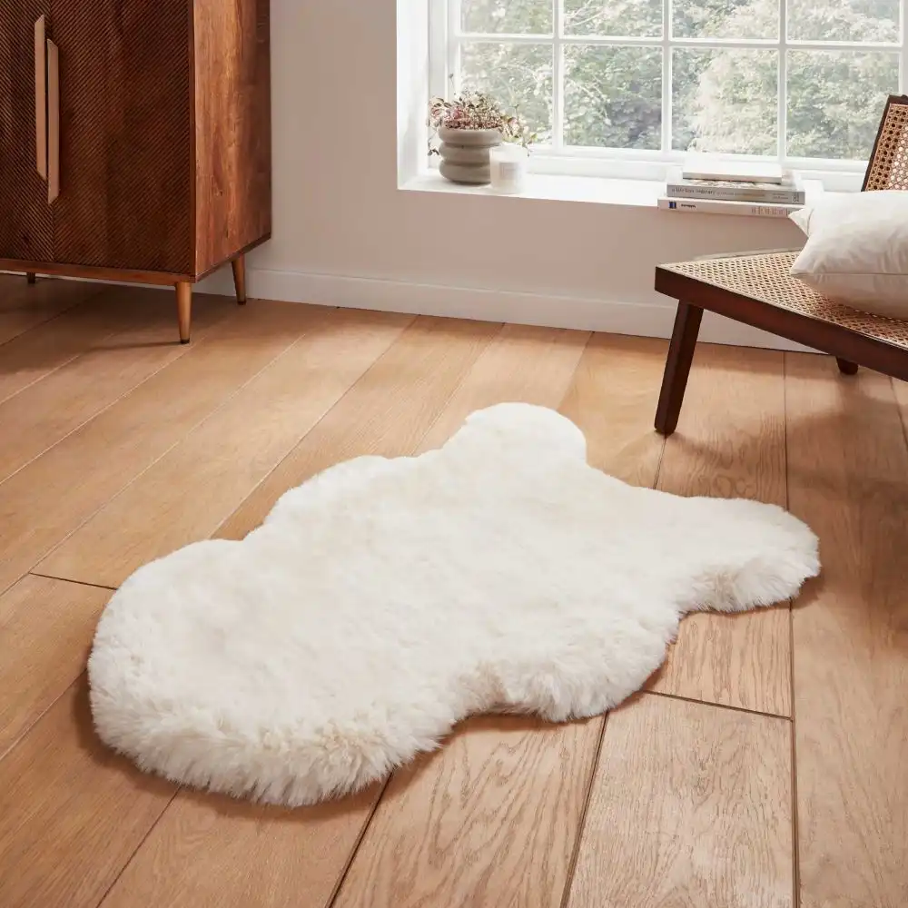 Super Teddy Sheepskin Ivory Rug