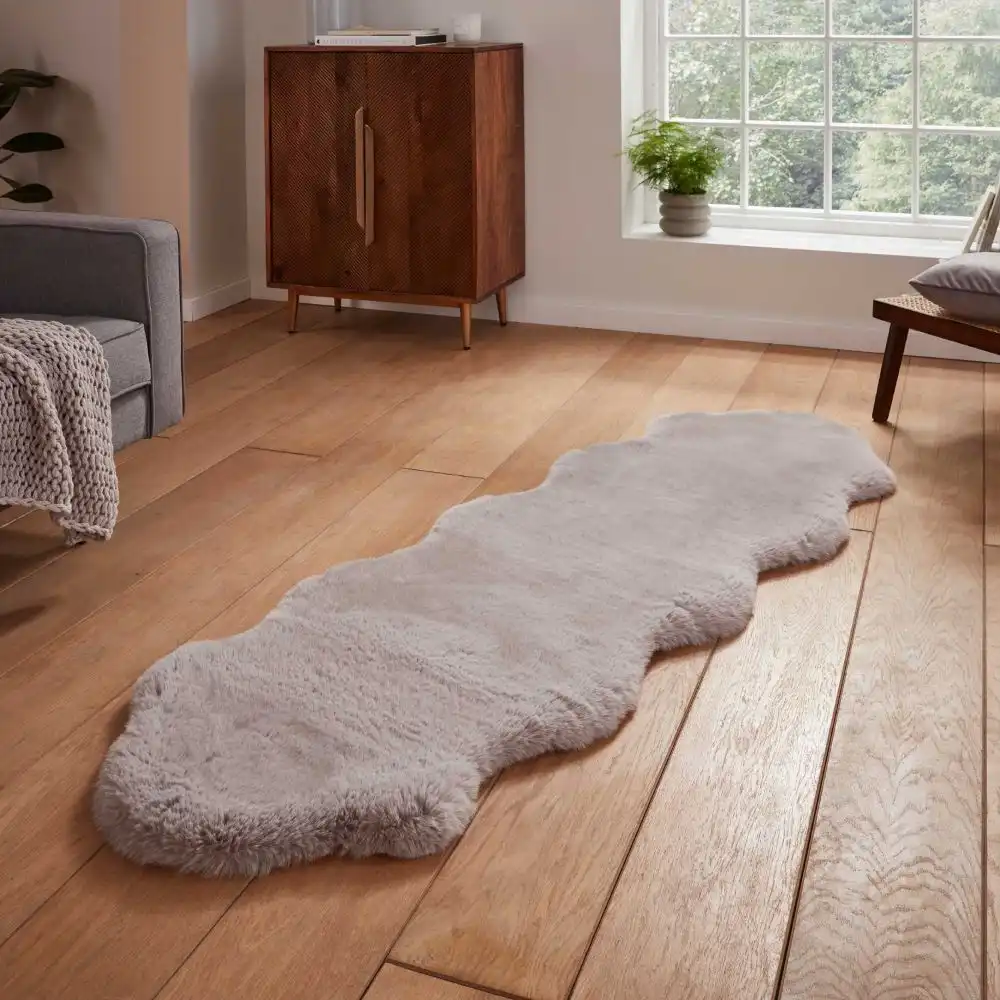 Super Teddy Sheepskin Silver Rug - Image 2