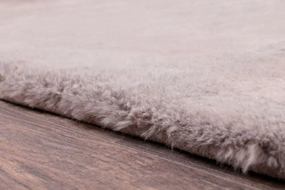 TIPPED LUXE FUR Mink Rug - Image 3