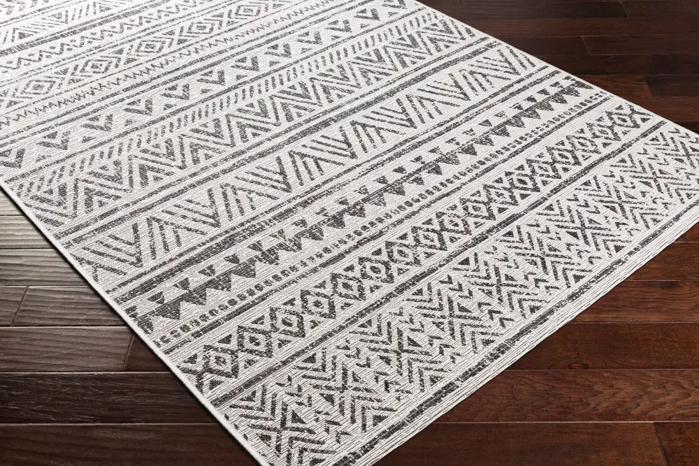 Titi In- & Outdoor Geometric Black Rug - Image 6