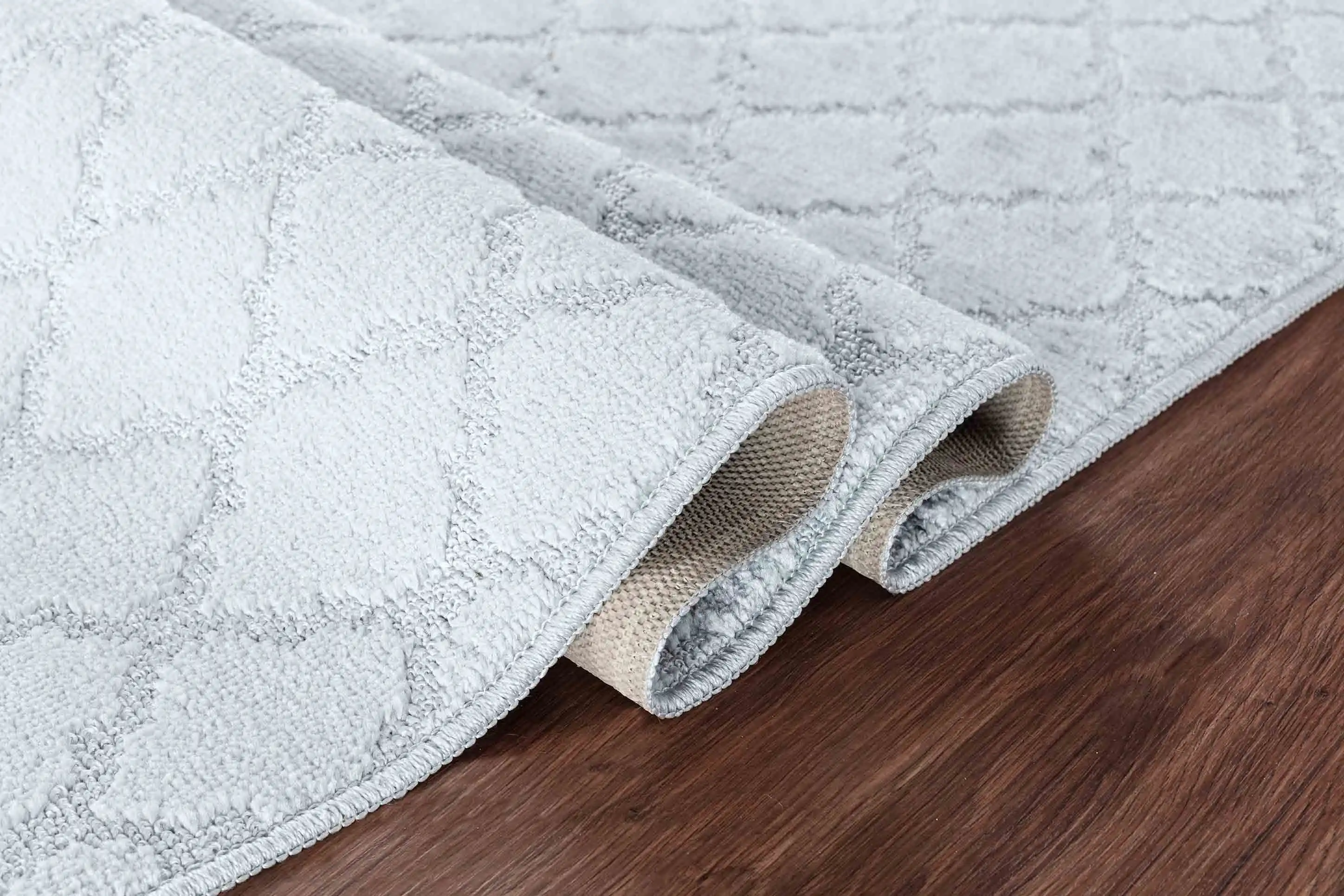 Washable 9mm Gel-Back Ivy Trellis Silver Rug - Image 3